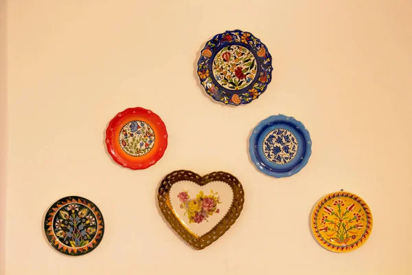 Placas Cerámica Decorativas Pared Beige Turco Tradicional Motivos Florales Otomanos —  Fotos de Stock