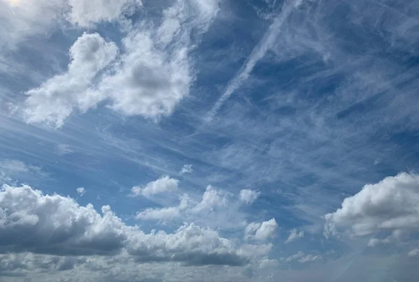 Vista Nubes Grandes Cielo Azul — Foto de Stock