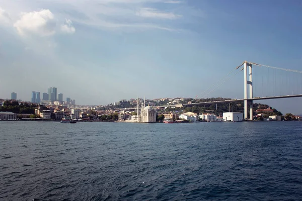 Pemandangan Masjid Ortakoy Yang Bersejarah Oleh Bosphorus Jembatan Dan Sisi — Stok Foto