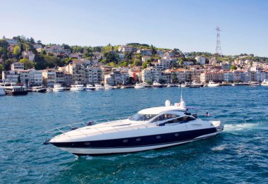 İstanbul 'da lüks bir yat, 