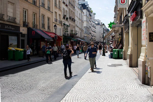 Gente Camina Por Famosa Calle Rue Montorgueil París Lugar Tradicional — Foto de Stock