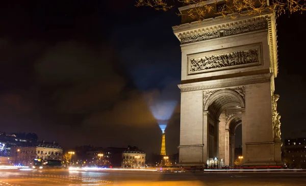 Vista Del Arco Del Triunfo Por Noche Torre Eiffel Ilumina —  Fotos de Stock