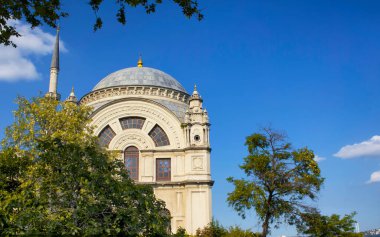 İstanbul 'daki Bezmialem camii manzarası