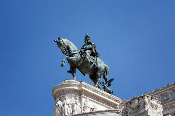 Monumento Víctor Manuel Con Fondo Cielo Azul Frente Altar Patria — Foto de Stock