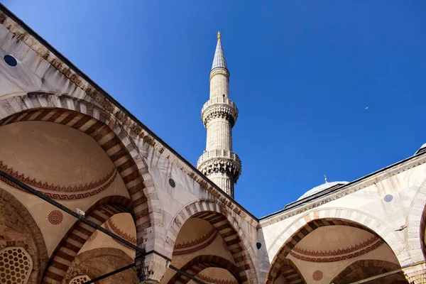 Vue Bas Mosquée Bleue Sultanahmet Avec Ciel Bleu Clair Arrière — Photo