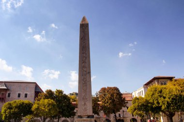 Milattan önce 1400 yılına ait Mısır dikilitaşının görüntüsü. Hiyeroglifler, İstanbullu Sultanahmet bölgesinde M.S. 4. yüzyılda yeniden inşa edildi.