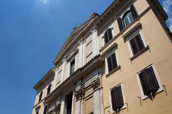 Untere Ansicht Des Traditionellen Italienischen Gebäudes Rom — Stockfoto