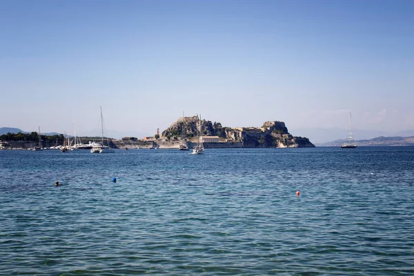 Άποψη Του Ιστορικού Φρουρίου Και Σκαφών Αναψυχής Στην Κέρκυρα Είναι — Φωτογραφία Αρχείου