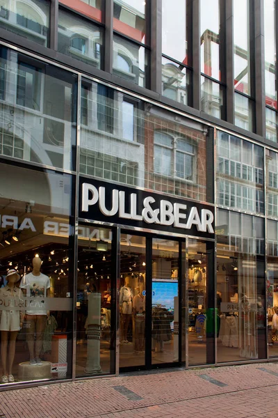 Veduta Del Negozio Spagnolo Abbigliamento Accessori Sulla Kalverstraat Amsterdam — Foto Stock