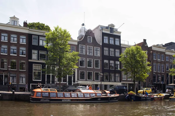 Vue Des Bateaux Croisière Sur Canal Des Arbres Des Bâtiments — Photo