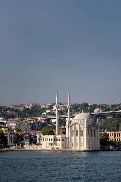 Pohled Starou Historickou Ortakojskou Mešitu Bosporu Evropskou Stranu Istanbulu — Stock fotografie