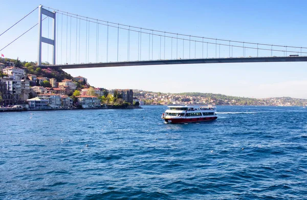 Tour Barco Pasa Puente Fsm Estambul — Foto de Stock