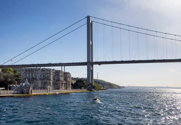 Παλάτι Beylerbeyi Γιοτ Και Γέφυρα Bosphorus — Φωτογραφία Αρχείου