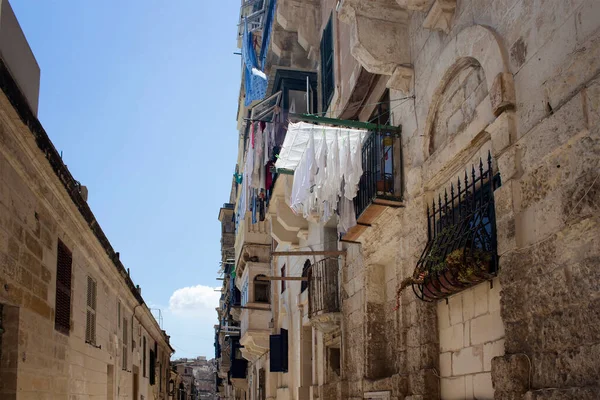 Vista Ropa Edificios Colgados Lavados Valeta Malta Imagen Refleja Estilo —  Fotos de Stock
