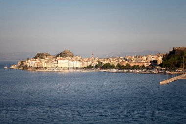 Eski Korfu kasabasının havadan görünüşü (Kerkyra).