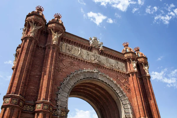 Vista Inferior Del Histórico Arco Triunfo Con Fondo Cielo Azul — Foto de Stock