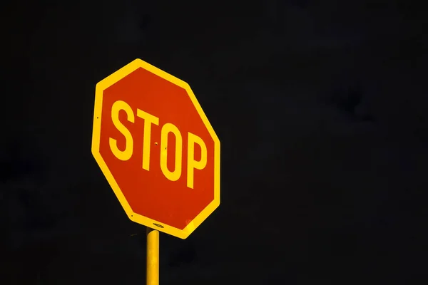 Stop Sign Sky Background Night Facing Yellow Light Frankfurt — Stock Photo, Image
