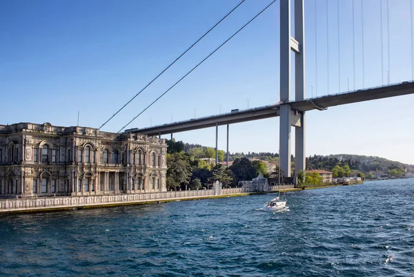 Beylerbeyi Sarayı, Yat ve Boğaz Köprüsü