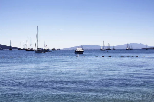 Veleros Yates Frente Centro Ciudad Bodrum Día Verano Soleado — Foto de Stock