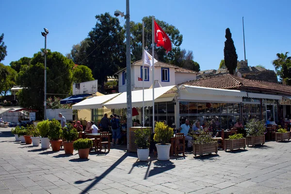 Gente Gode Tempo Soleggiato Caffè Nel Centro Bodrum — Foto Stock