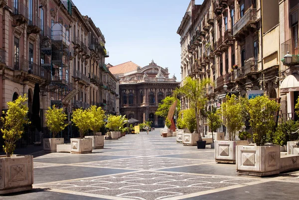 Вид Вулицю Будівлю Teatro Massimo Bellini Яка Прикрашеною Театром Століття — стокове фото