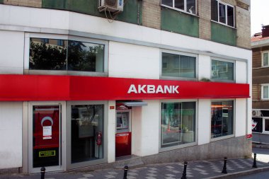 Türkiye 'nin en büyük özel bankalarından birinin şube görüntüsü. Görüntü İstanbul 'un Kadıköy ilçesinde çekildi.