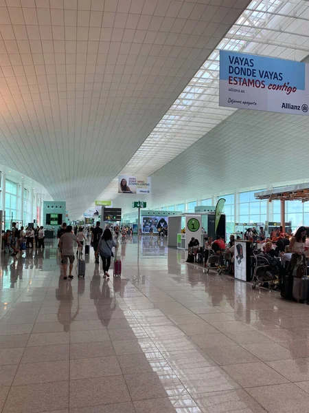 Vista Cerca Señalización Tienda Moda Internacional Española Aeropuerto Barcelona Prat —  Fotos de Stock