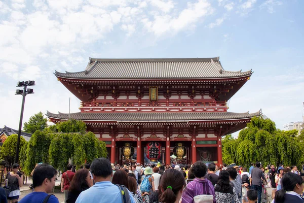 Pessoas Visitam Santuário Senso Asakusa — Fotografia de Stock