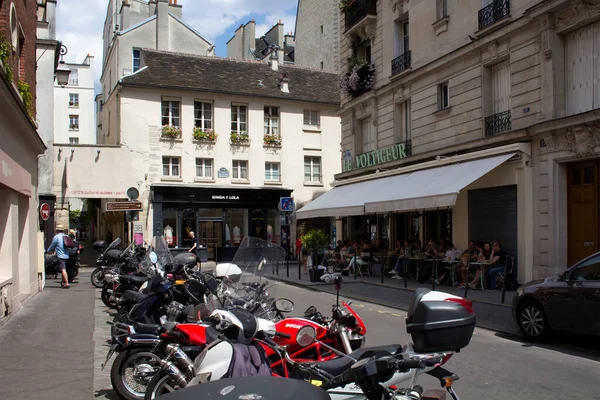 Gente Almuerza Uno Los Restaurantes Del Barrio Marais París Muchas — Foto de Stock