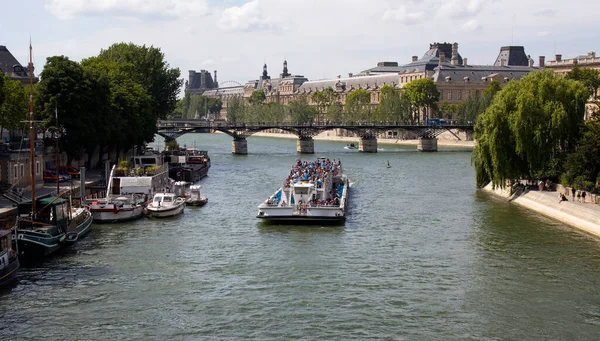 Toeristen Tour Boot Seine Rivier Pont Des Arts Brug Parijs — Stockfoto