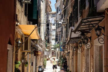 Korfu 'nun (Kerkyra) eski tarihi binaları. 