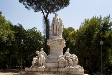 Goethe heykeli Roma 'daki Borghese bahçesinde.