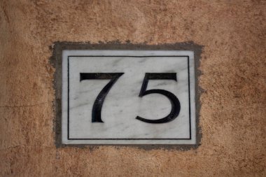 Roma 'daki 75 numaralı eski bina.