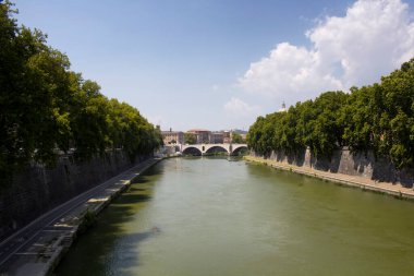 Roma 'daki Ponte Sisto köprüsünden Vatikan' ın manzarası