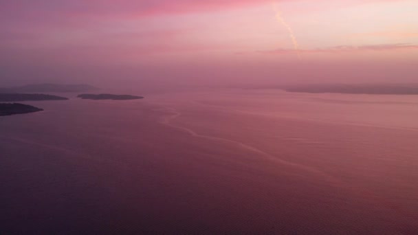 粉红色的日落在海岸无人机镜头 — 图库视频影像