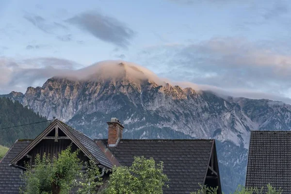 Σύννεφα Που Καλύπτουν Την Κορυφή Της Alp Στην Αυστρία — Φωτογραφία Αρχείου