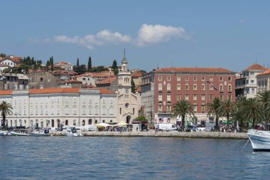 Hırvatistan'da yaz aylarında bölünmüş