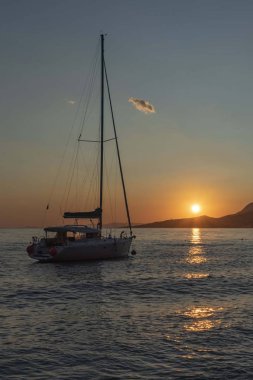 Adriyatik denizinde altın gün batımı