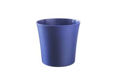 mavi plastik kap beyaz arka plan üzerinde izole çiçekler için 