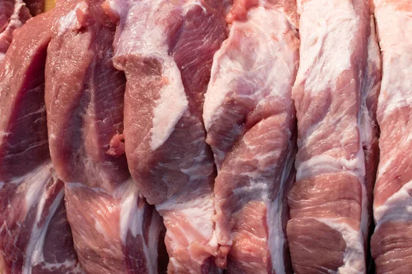 Gordura Crua Cortando Pedaços Carne Porco Fundo Madeira Pedaço Porco — Fotografia de Stock