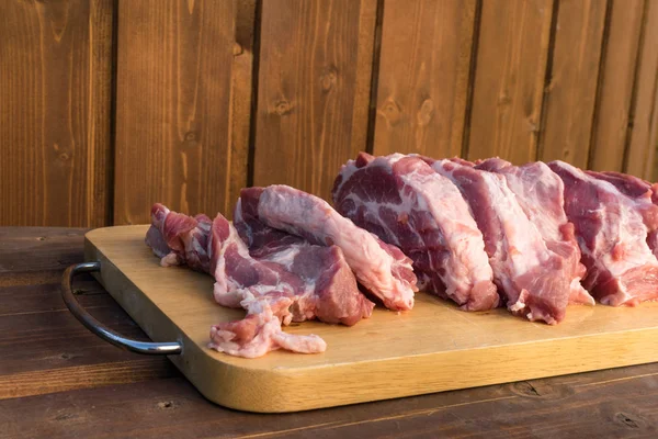 Gordura Crua Cortando Pedaços Carne Porco Fundo Madeira Pedaço Porco — Fotografia de Stock