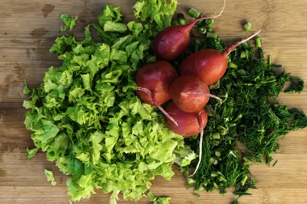 Fresh Healthy Green Dill Salad Red Radish Wooden Board — Stock Photo, Image