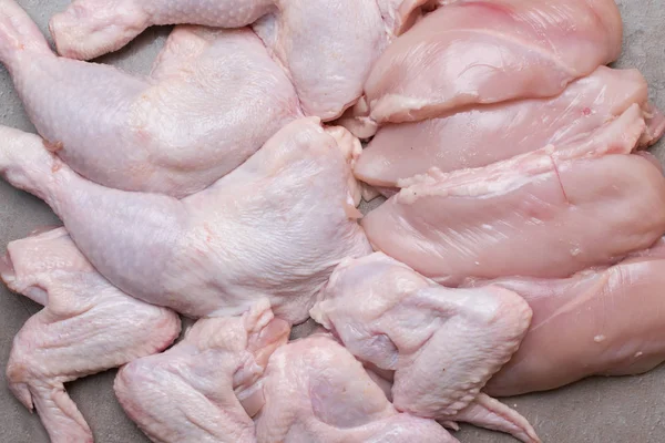 Conjunto Piezas Pollo Crudo Pechuga Alas Filete Muslo Sobre Fondo — Foto de Stock