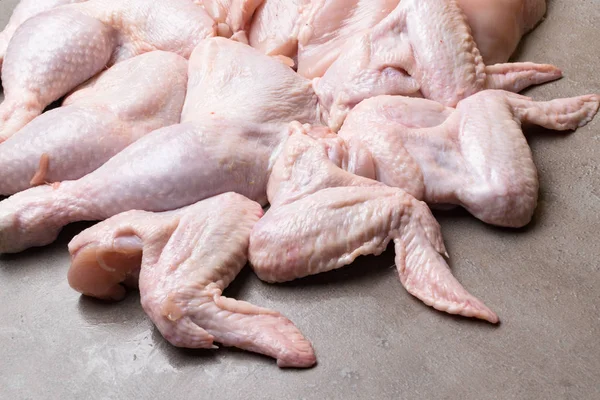 Conjunto Piezas Pollo Crudo Pechuga Alas Filete Muslo Sobre Fondo — Foto de Stock