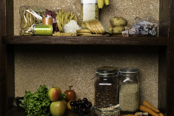 Kompleks karbonhidratlar ürünleri zengin çeşitler. Sağlıklı gıda taş zemin üzerine. Metin için yer