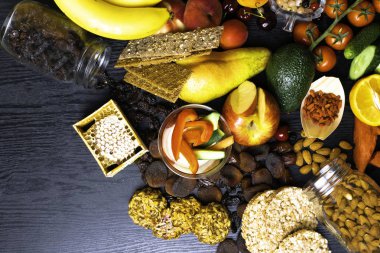 Sağlıklı gıda arka plan. Koleksiyonu farklı meyve, çilek, tatlım sebze vejetaryen sağlıklı atıştırmalıklar ile