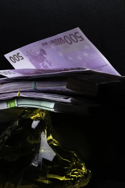 Gros Tas Billets Banque Euros Isolés Avec Joyau Jaune Ambré — Photo