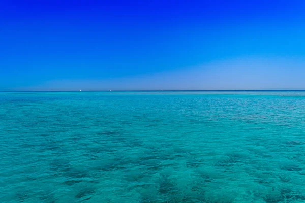 Mer Rouge Eau Bleue Egypte Littoral Désert Loin — Photo