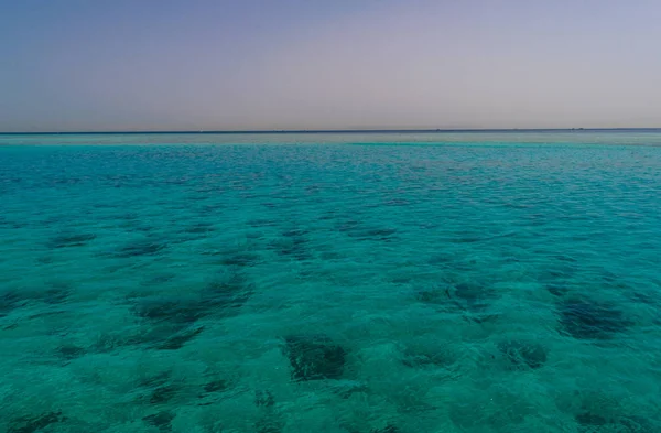 Agua Azul Mar Rojo Del Egipto Orilla Desierta Lejos — Foto de Stock