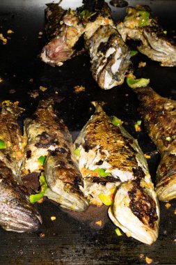 Taze alabalık ızgara sebzeli, Barbekü